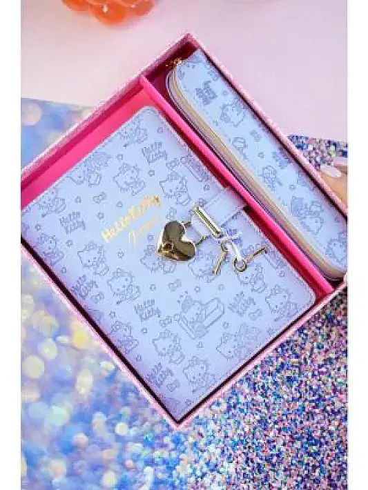 Victorias Journals Hush Hush Hello Kitty Deri Kalemlik + Kalp Kilitli Çizgili 160 Yp 13x18 Cm Kutulu - 2